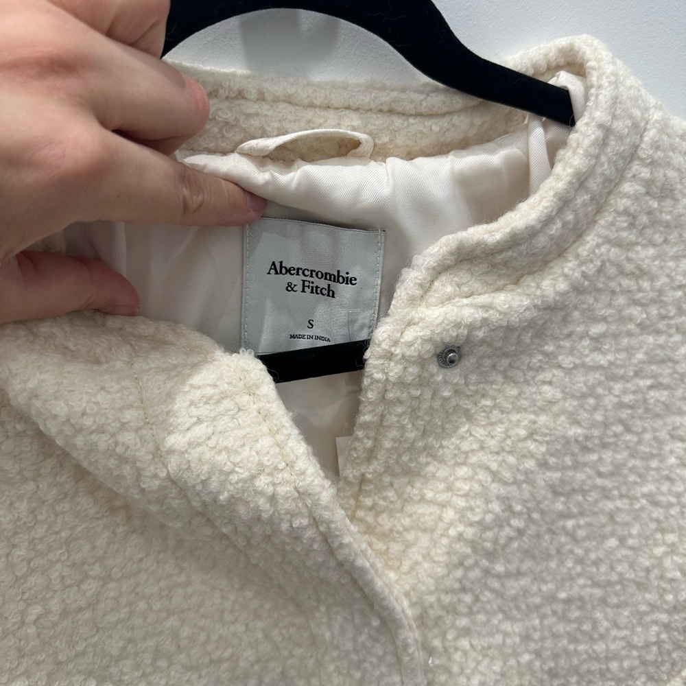 Abercrombie Teddy Bomber - Picture 2 of 2